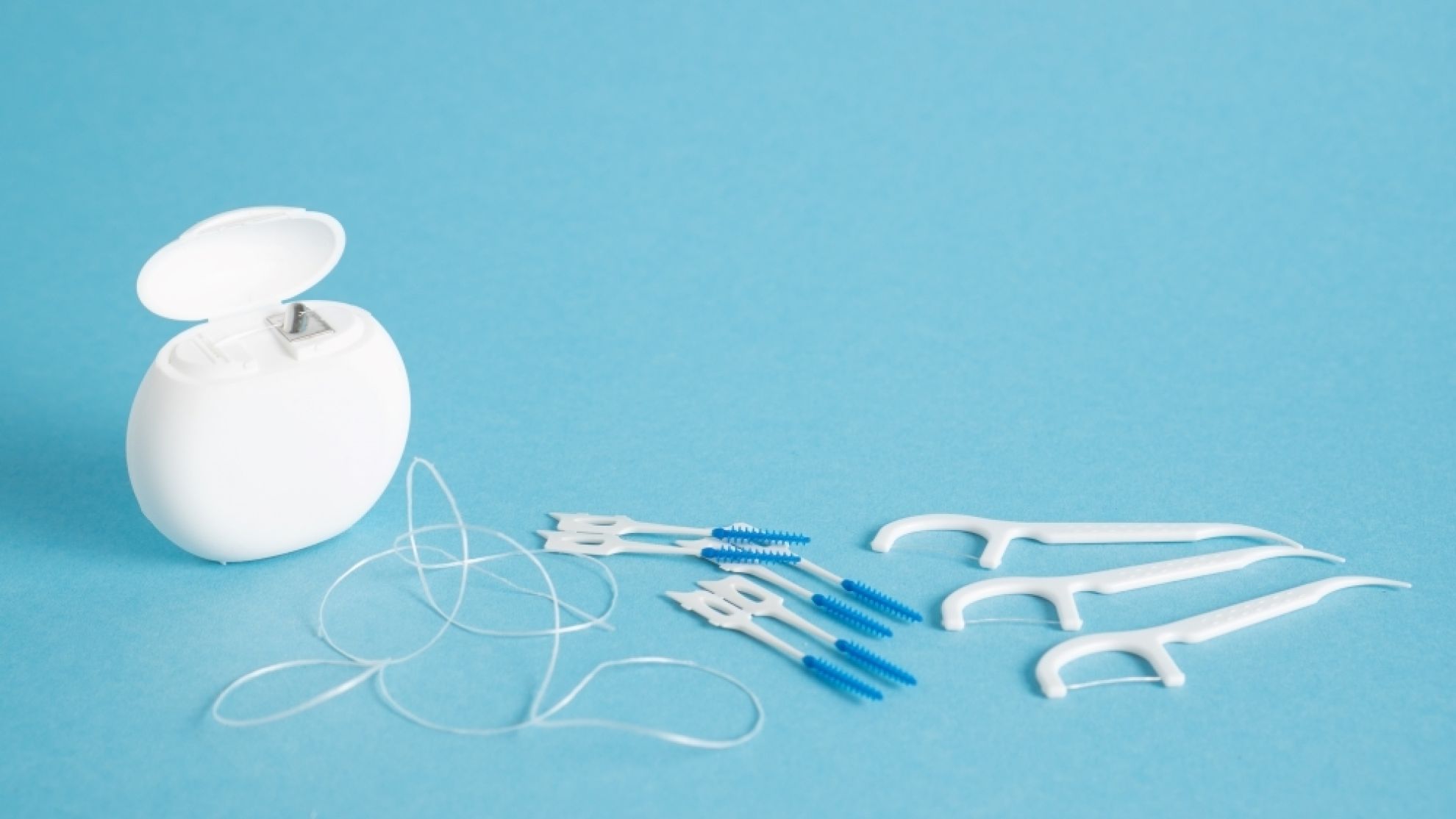 Tips for cleaning between your teeth • SA Dental